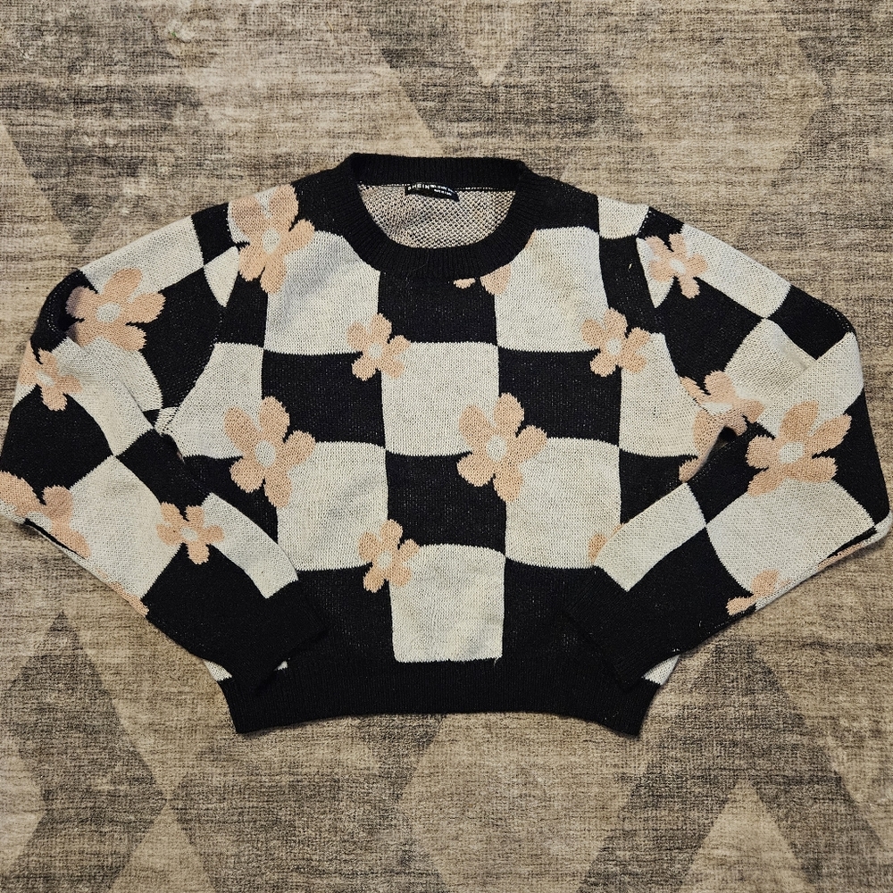 Shein black and white checkered floral cropped sweater size L